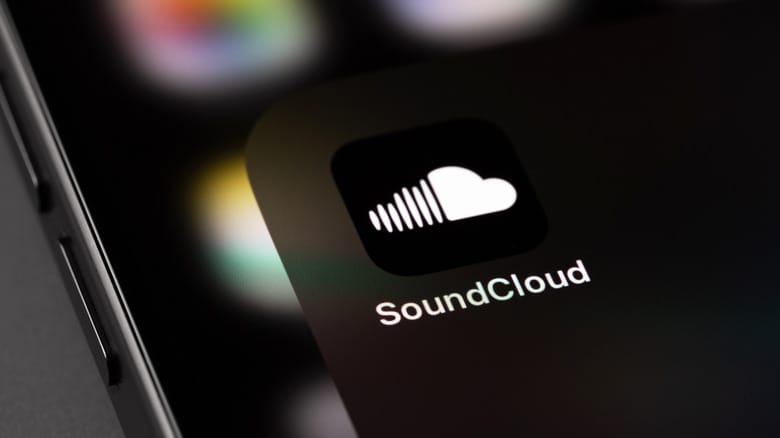 Biểu tượng ứng dụng SoundCloud hiển thị trên màn hình điện thoại thông minh.